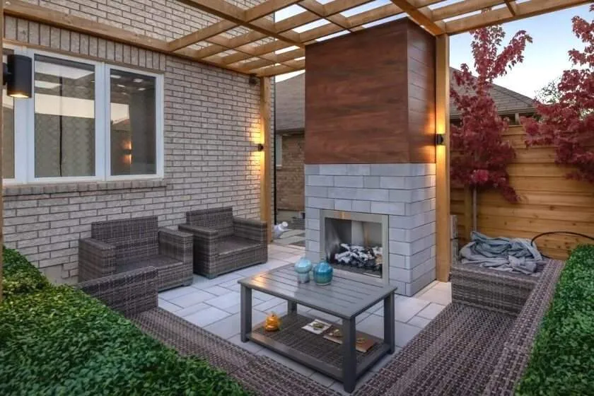 outdoor lounge landscape